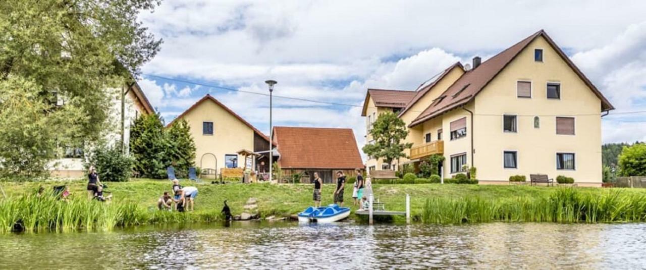 Bartlhof-Ferienwohnungen-Zimmer Burglengenfeld Exterior photo